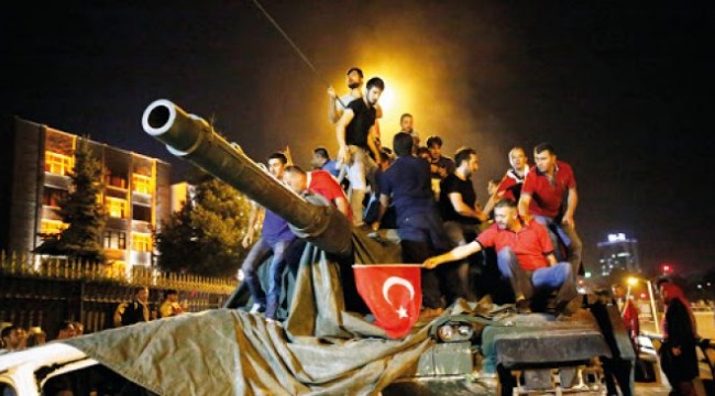 15 Temmuz anketi: Yurttaşların yüzde 59’u “Benzer bir girişime karşı yine sokağa çıkarım” dedi