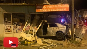 17 yaşındaki ehliyetsiz sürücünün kullandığı otomobil iş yerine daldı