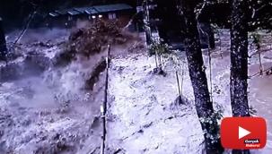 22 Temmuz günü yaşanan sel anı güvenlik kameralarına yansıdı