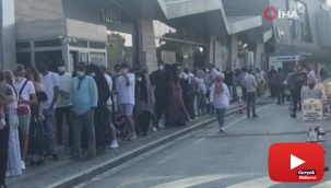 Alışveriş merkezlerinde bayram günü turist yoğunluğu