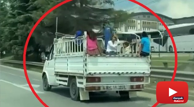 Çocukların kamyonet kasasındaki tehlikeli yolculukları yürekleri ağza getirdi