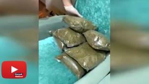 Çöp poşetinden bonzai, yemek masasının içinden kokain çıktı