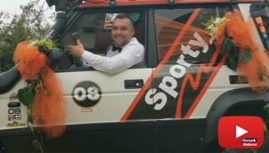 Düğüne çekiciye yüklediği off-road aracıyla gitti
