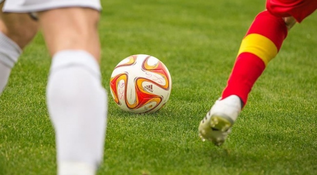 FIFA oyun kurallarında değişiklik için düğmeye bastı; devreler 30 dakika, sınırsız değişiklik!