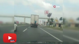 Kamyonun arkasındaki tehlikeli yolculuk