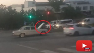 Seyir halindeki otomobilde Türk işi tamir kamerada
