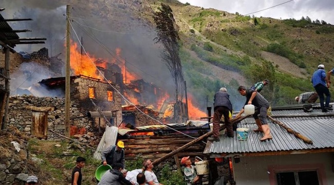 Şimdi de Karadeniz'de yangın: Tahliye başladı