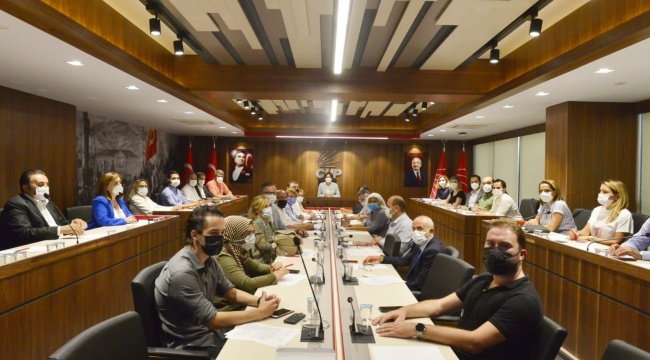 CHP İstanbul’dan maske, mesafe ve aşı talimatı