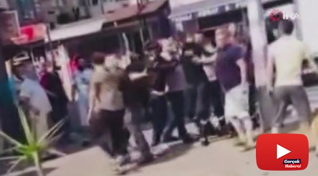 Döner bıçaklı tekme tokat kavga kamerada