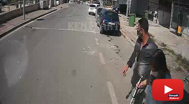 Otobüsü durdurup, görme engelli yolcuyu yolun karşısına geçirdi