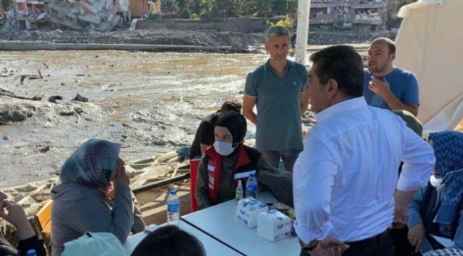 Sel bölgesine giden AK Partili Tevfik Göksu’ya yurttaşlardan tepki: Hepiniz suçlusunuz