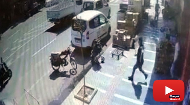 Yola doğru hareket eden bebek arabasını market çalışanı yakaladı