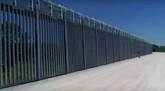 Yunanistan'dan Türkiye sınırına 40 kilometrelik çelik duvar