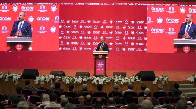 Adalet Bakanı Gül: Statükoyu, beyaz Torosları siyah Audilere, faili meçhulleri 2023&#039;lere taşımak isteyen zihniyet ile de mücadele edeceğiz