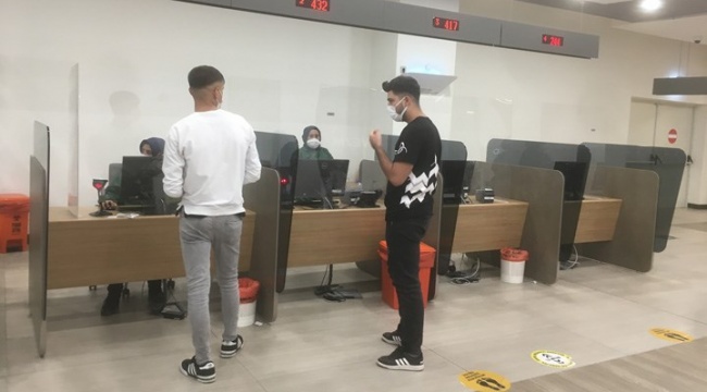 Aşı olmayanlar PCR testine koştu, hastanelerde yoğunluk oluştu