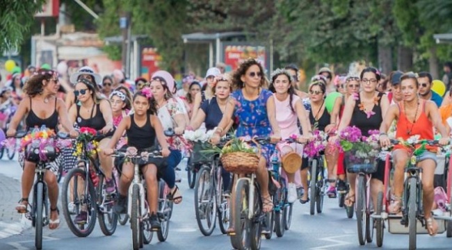 Diyarbakır’da Süslü Kadınlar Bisiklet Turu yapıldı