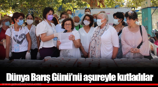 Dünya Barış Günü’nü aşureyle kutladılar