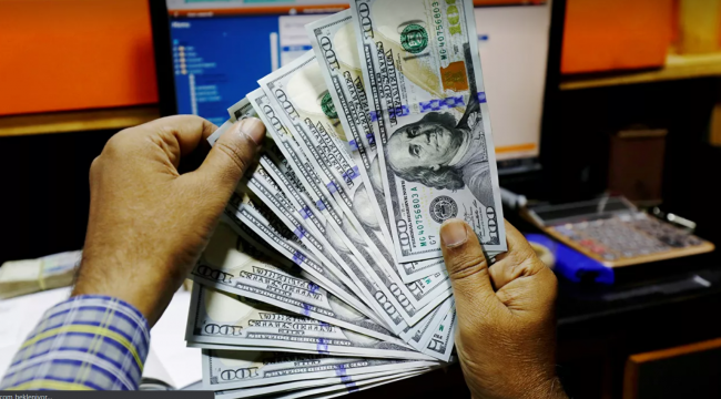 Fitch: Enflasyon ve TL’ye olan düşük güven dolarizasyonu artırabilir