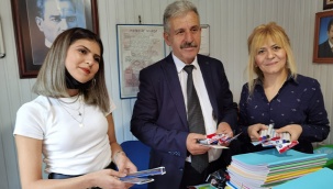 İki arkadaş 'İyiliğe dönüştür' dedi, 75 öğrenciye destek oldu