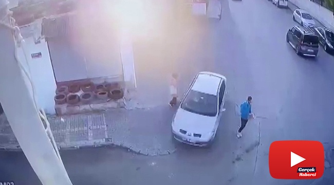 Kontrolden çıkan otomobil iki kişiyi teğet geçip iş yerine çarptı