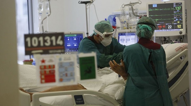 Prof. Dr. Şener'den 'Delta Plus' uyarısı: Bazen tedaviden yanıt alamıyoruz, en etkili silah aşı