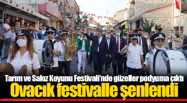 Tarım ve Sakız Koyunu Festivali'nde güzeller podyuma çıktı