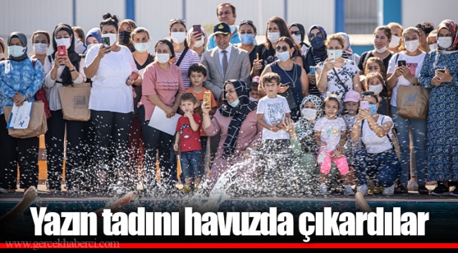 Yazın tadını havuzda çıkardılar