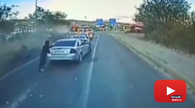 Aracın altında kalmaktan kıl payı kurtuldu