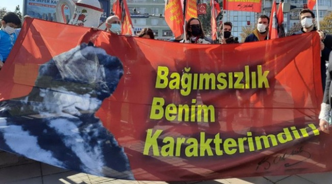 Atatürk'ün Sözünün Olduğu Pankartı Anıtkabir'e Almadılar