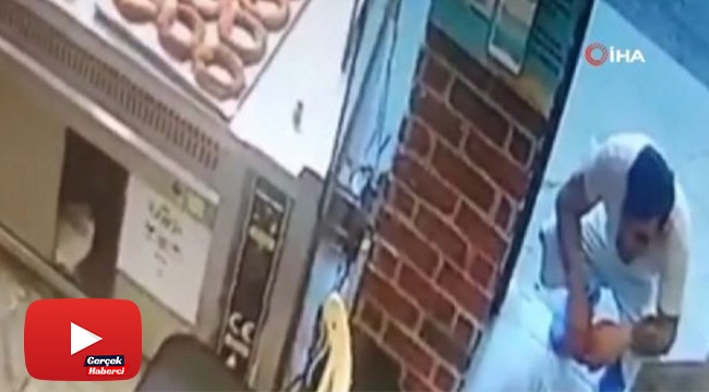 Emekleyerek kasadan para çaldı: O anlar kamerada