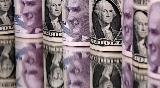 İtalyan banka Unicredit, Türkiye'de yıl sonu dolar kuru tahminini açıkladı