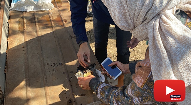 İtfaiye erleri, yanan evdeki altınları sahiplerine teslim etti