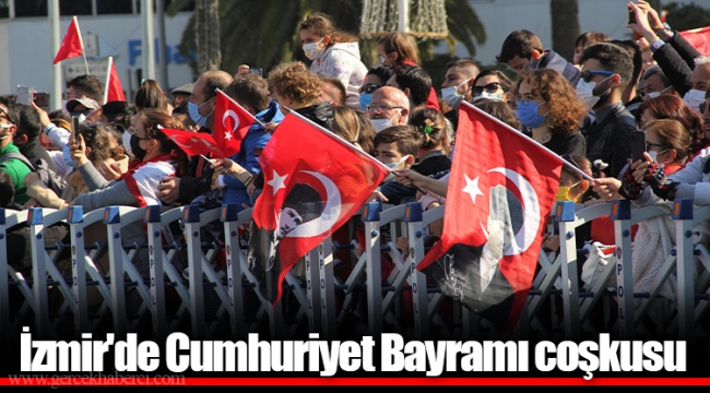 İzmir'de Cumhuriyet Bayramı coşkusu