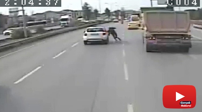 Otobanda inanılmaz kaza: O anlar kamerada