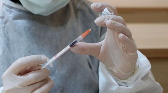 Sağlık Bakanı: 2 doz mRNA aşısı olanlar için 3. doz aşıyı gerektiren bir durum yok