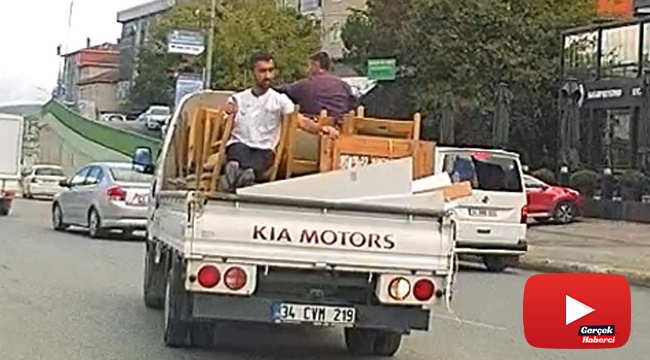 Sandalye üzerinde tehlikeli yolculuk kamerada
