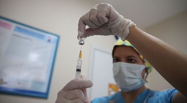 Biontech’i Sinovac zanneden hemşire, hastaya altı doz mRNA aşısı uyguladı