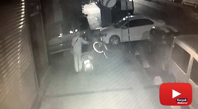 Bisikletle geldi, motosikletle gitti