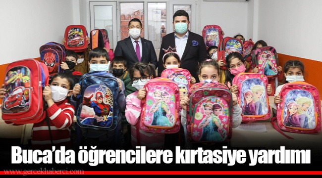Buca’da öğrencilere kırtasiye yardımı