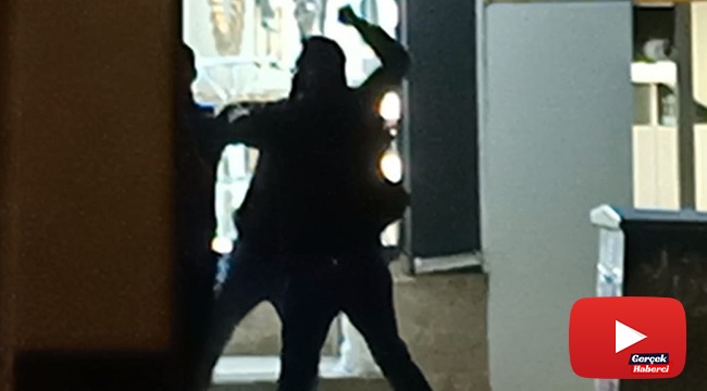 Cadde ortasında yumruk yumruğa kavga ettiler