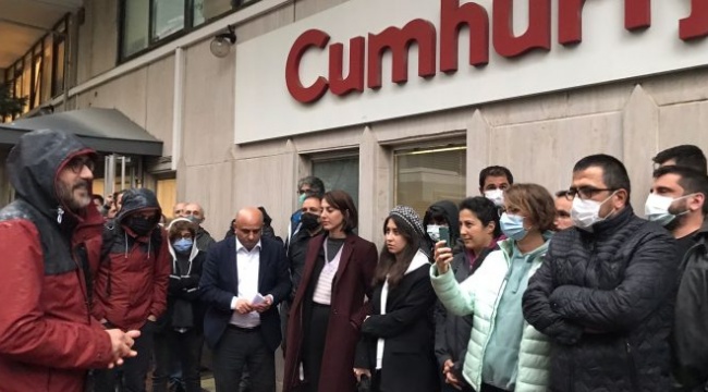 Cumhuriyet gazetesinde sekiz gazeteci işten çıkarıldı