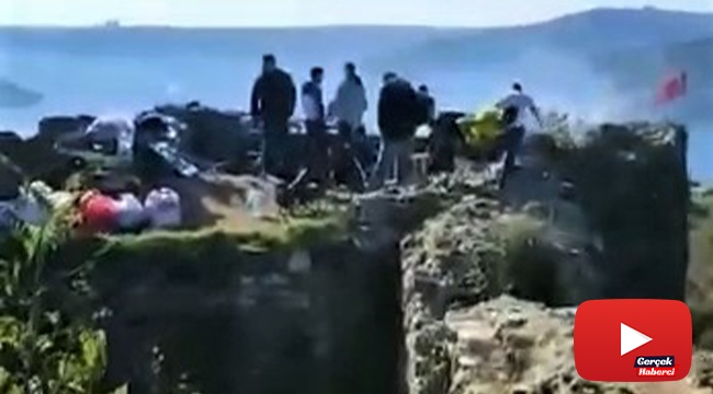 Gençlerin utandıran eğlencesi: Tarihi kalede mangal yaktılar