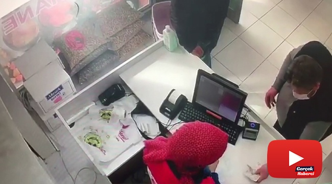 Haberlere çıkınca, çaldıkları parayı geri getirip helallik istediler