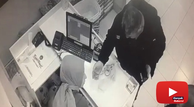 Kuruyemiş dükkanında tırnakçılık yöntemi ile 800 TL çaldılar