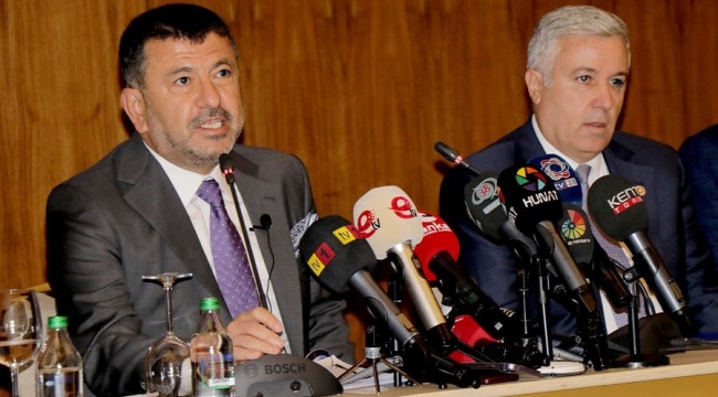 Veli Ağbaba'dan Mehmet Barlas'a: Kenan Evren'in çocuğu olduğu için atıp tutuyor
