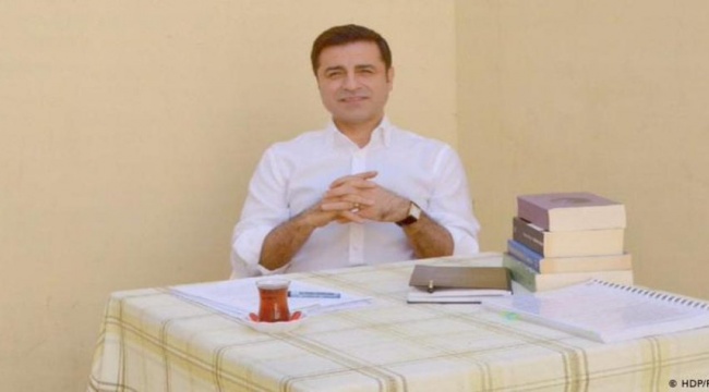 Demirtaş: Bizlerin solun neresinde durduğunu merak edenler bulundukları yerin soluna bakarlarsa orada göreceklerdir
