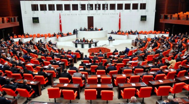 “Emekli maaşları asgari ücret seviyesinde olsun” önerisi AK Parti oylarıyla reddedildi