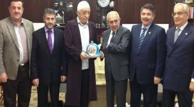 Nureddin Nebati Fethullah Gülen'le fotoğrafını böyle açıkladı: "Yaka paça götürüldük"