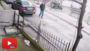Önce cama vurdu sonra kızın elindeki telefonu alıp kaçtı: O anlar kamerada