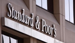 S&P: Türkiye’nin ödünç rezervle TL’nin düşüşünü engelleme girişimi çok riskli